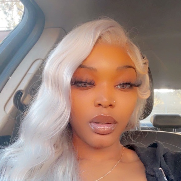 Meet your Posher, Bri - Picture 7 of 8